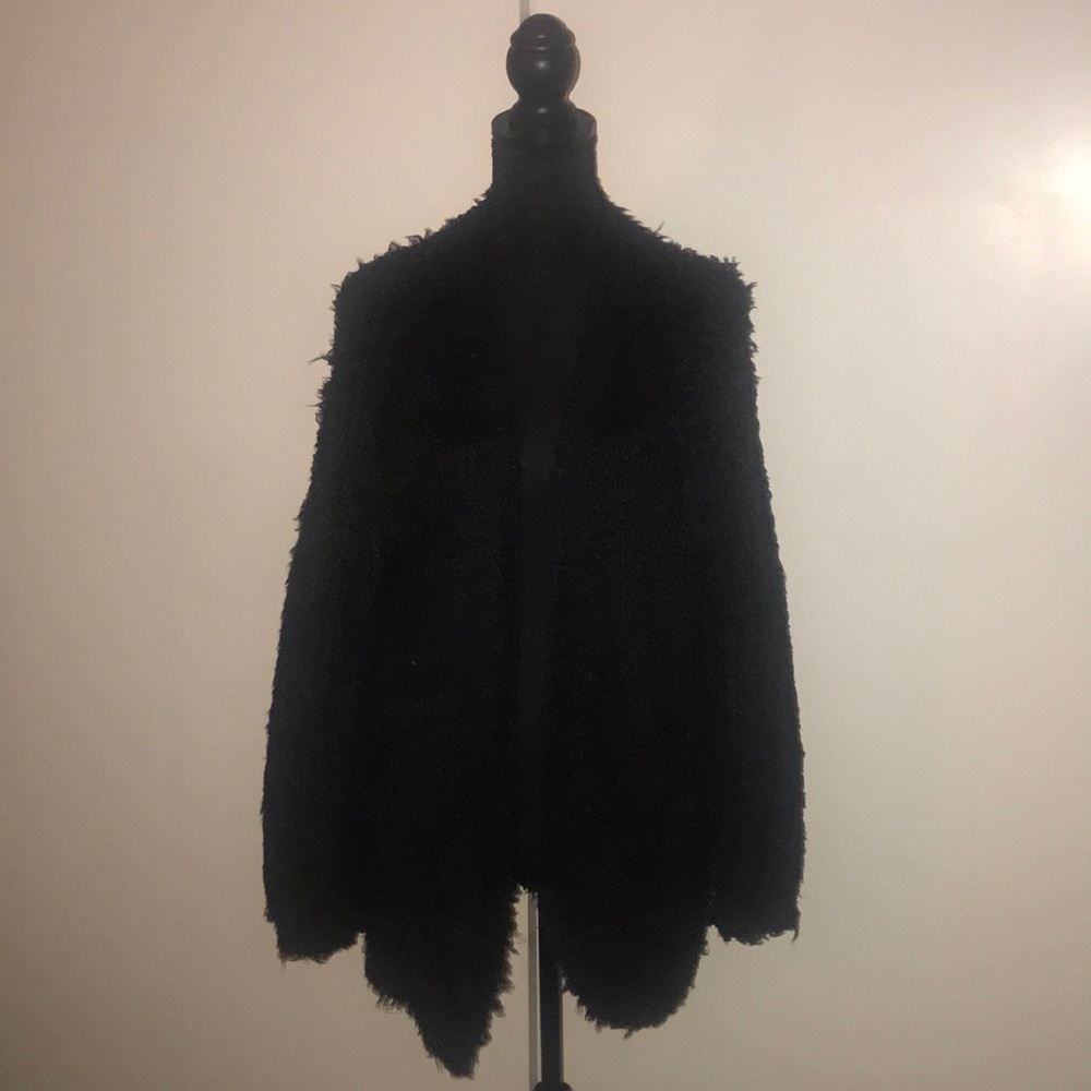 Women’s Kensie open front eyelash cardigan.